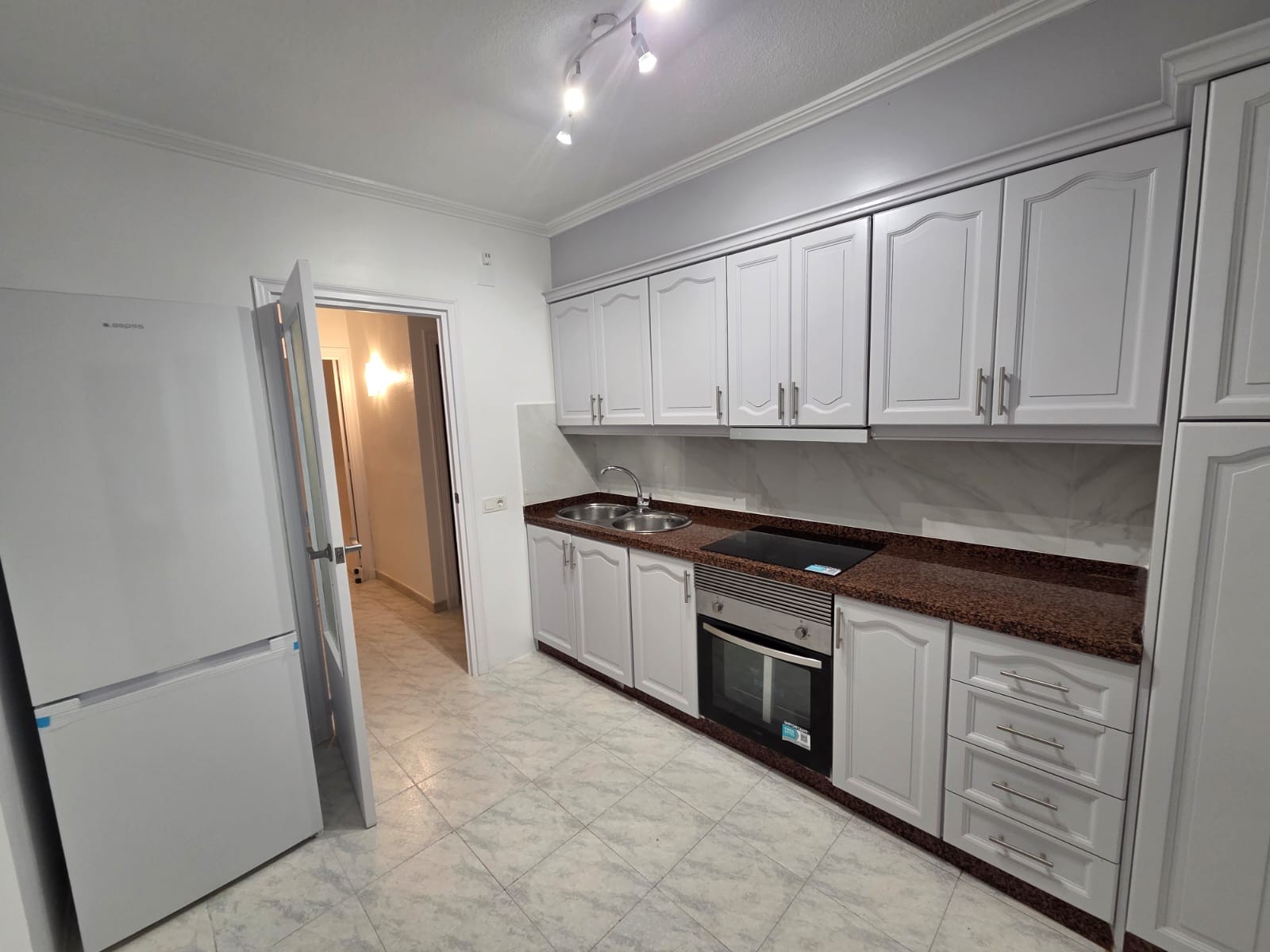 Piso de 95 m² listo para entrar en Centro, cerca de Playa del Cura, fotografía 10 de 22