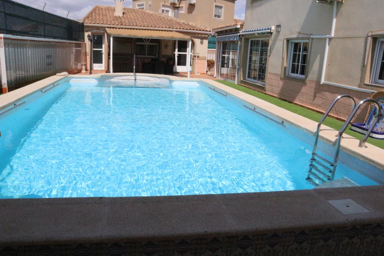 Chalet independiente con piscina en El Chaparral, fotografía 2 de 67