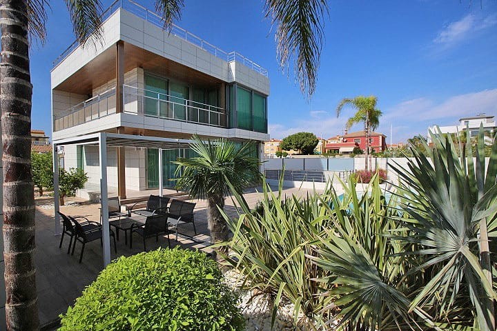 Villa de 500 m² con piscina, spa y gran parcela en La Zenia, fotografía 2 de 21